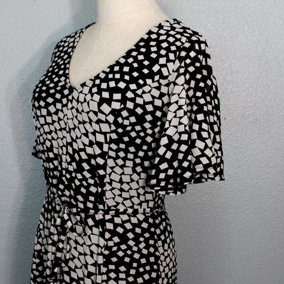 HAANI Geometric Fit & Flare Dress Size PM - Picture 4 of 11